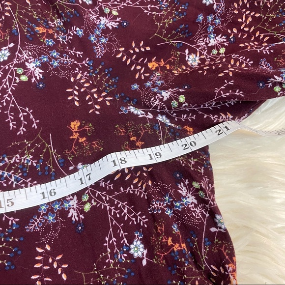 [Entro] Floral Bell Sleeve Top with Metal Rings - Picture 10 of 13